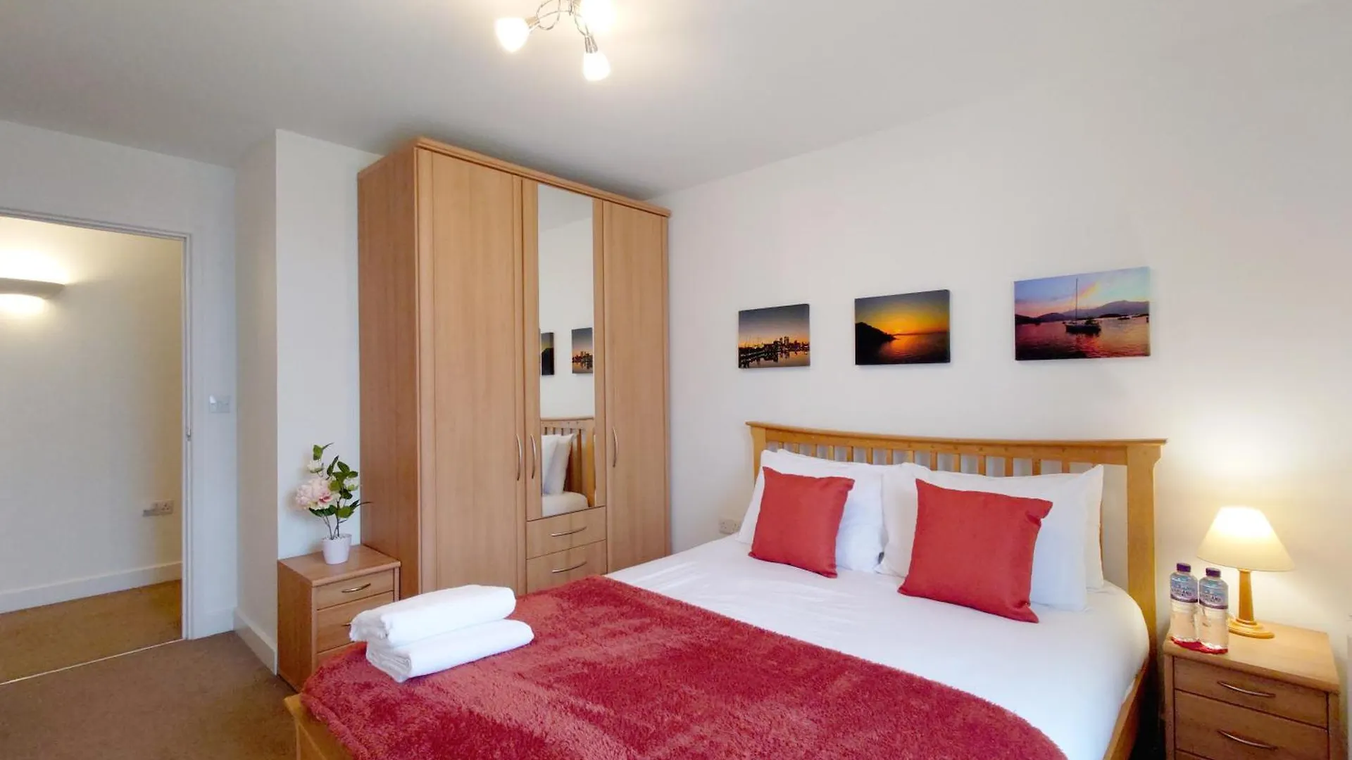 London Excel Stays - Three Bed Serviced Apartment United Kingdom