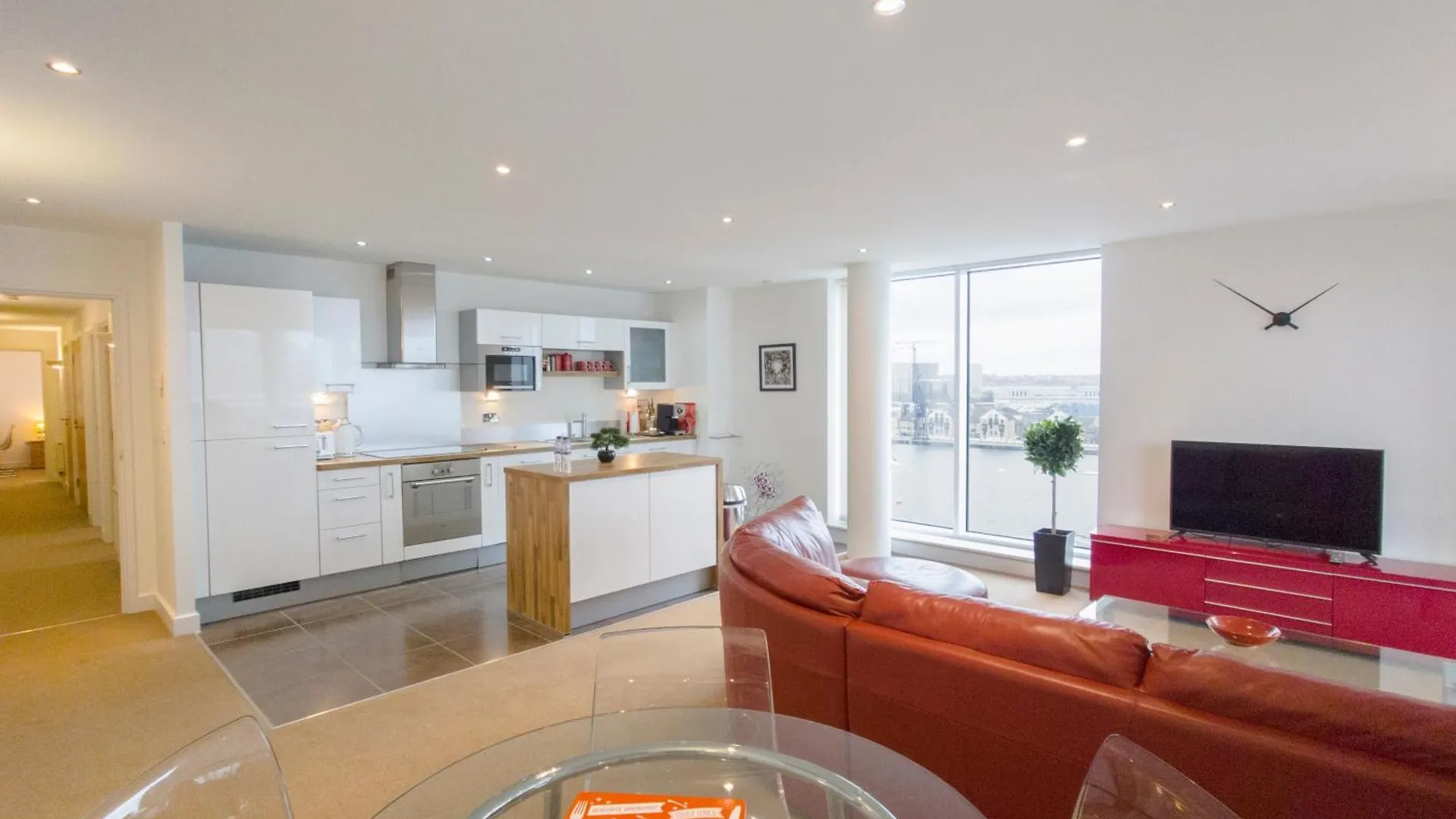 London Excel Stays - Three Bed Serviced Apartment