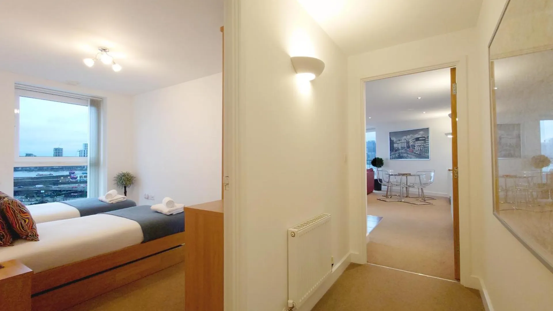 London Excel Stays - Three Bed Serviced Apartment