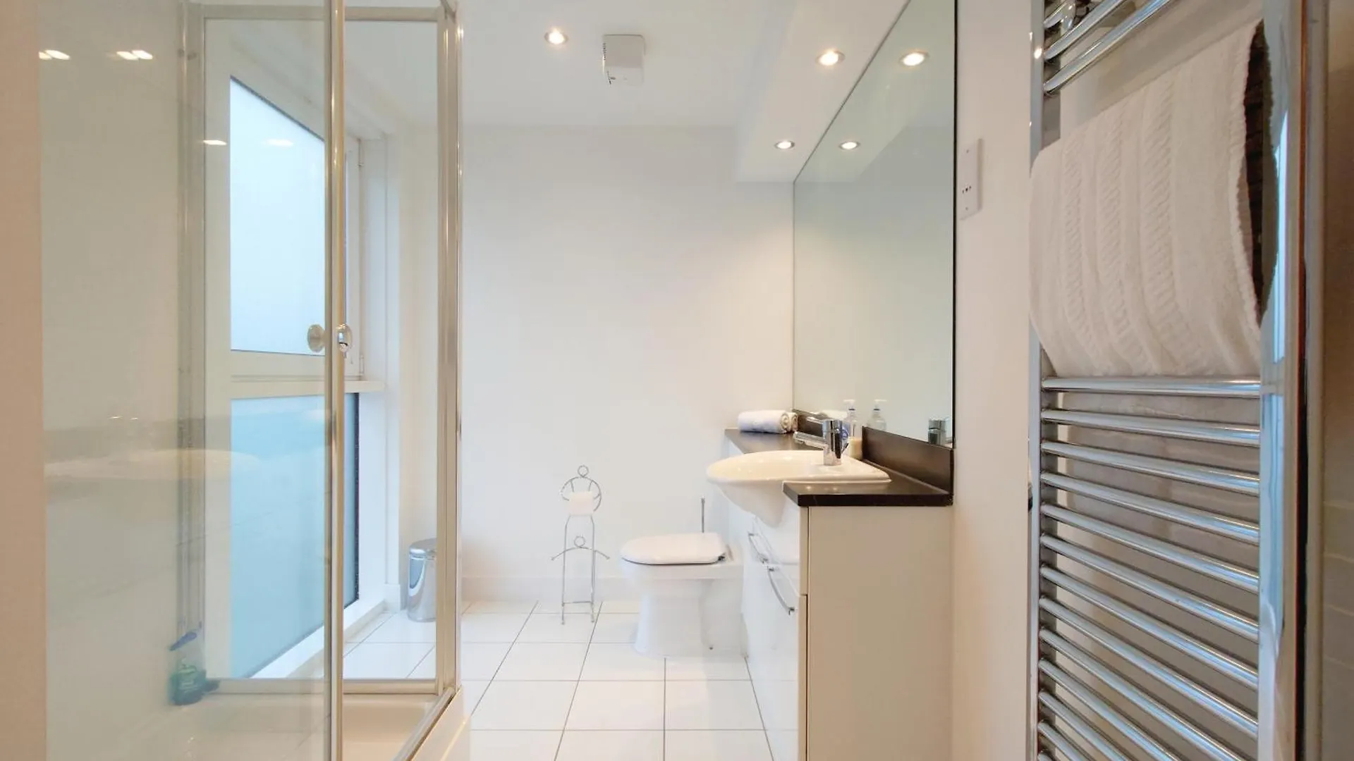 London Excel Stays - Three Bed Serviced Apartment 0*,  United Kingdom