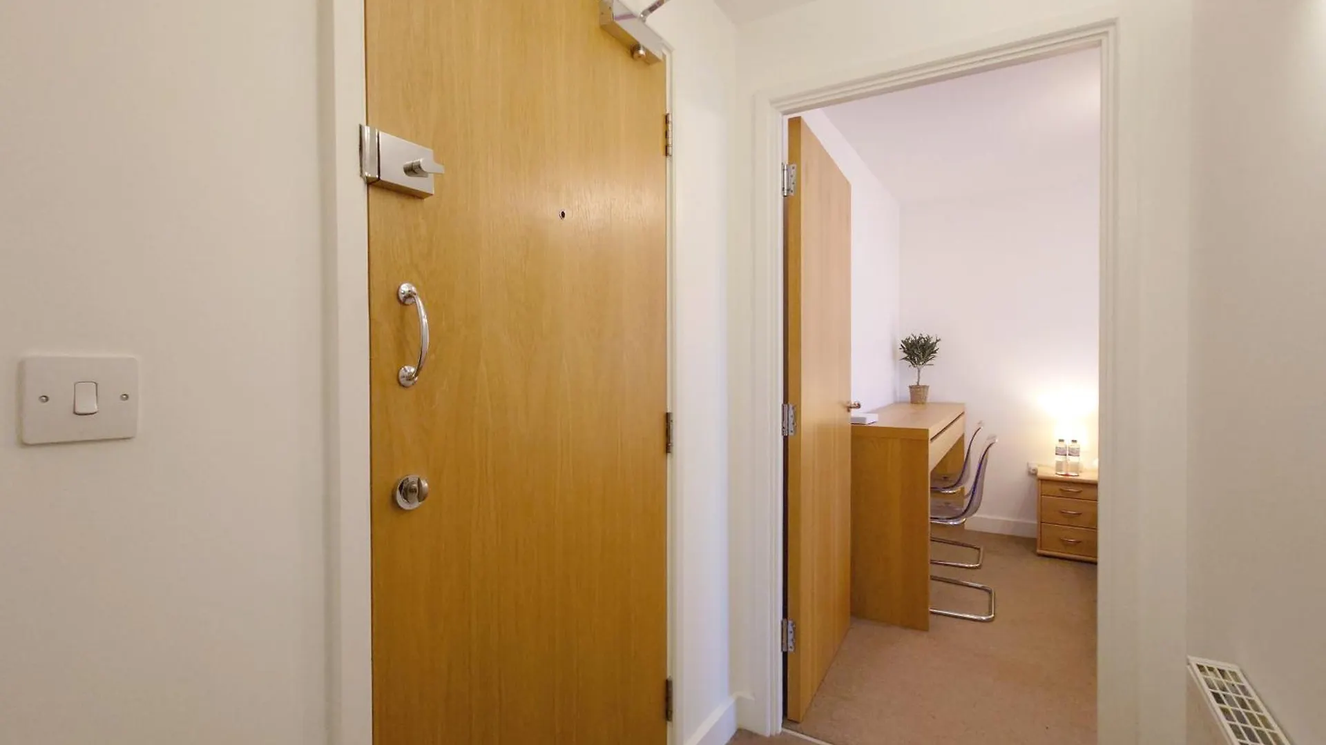 London Excel Stays - Three Bed Serviced Apartment