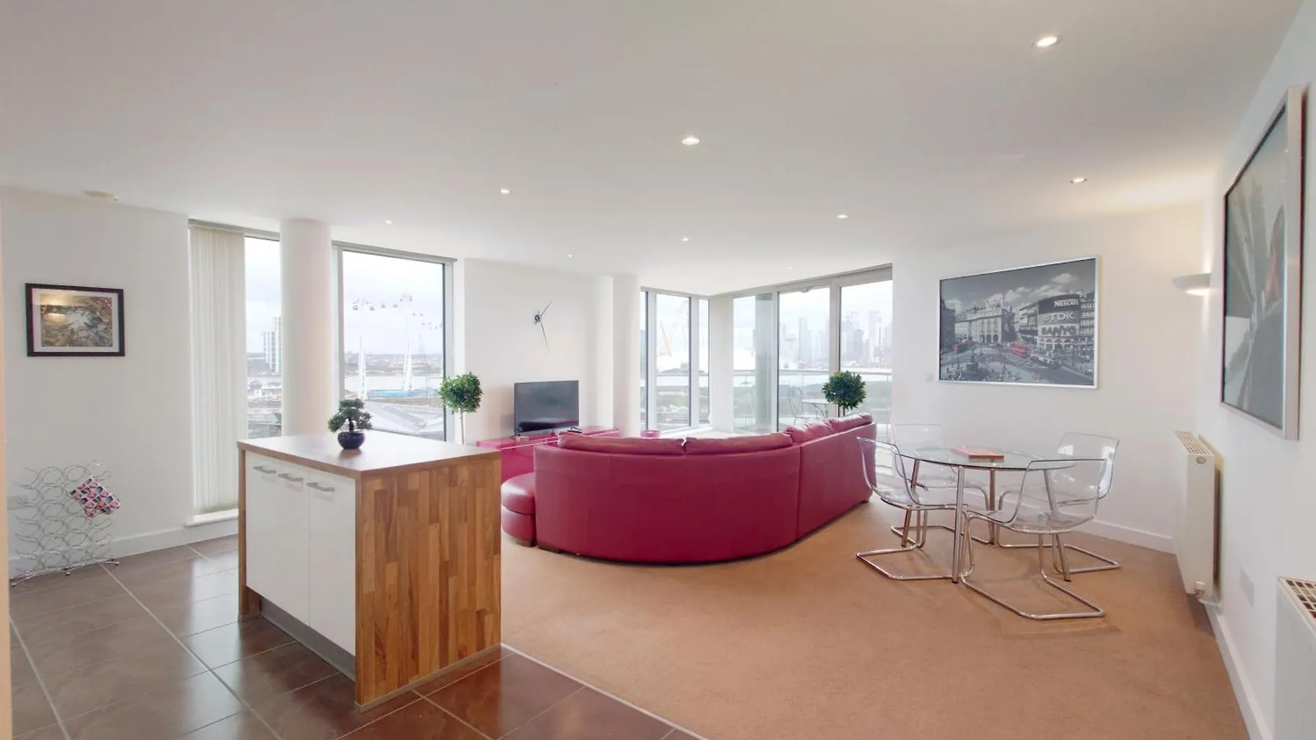 London Excel Stays - Three Bed Serviced Apartment United Kingdom